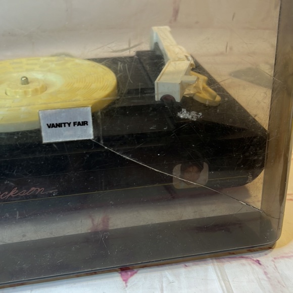 VINTAGE Michael Jackson 1984 ERTL record player with speakers - Picture 3 of 6